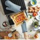 thumbnail image 3 of Juego de 2 guantes de cocina KitchenAid de silicona suave acanalada, color azul, 3 of 6