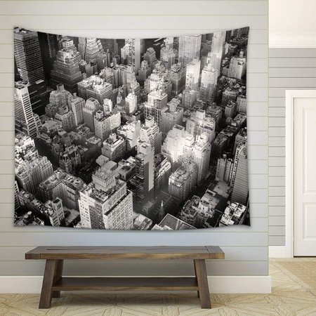 wall26 - Black and White Urban Landscape of New York City - Fabric Wall Tapestry Home Decor - 68x80 inches