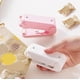 thumbnail image 2 of Sellador de bolsas mini blanco, ahorrador de alimentos para almacenar cereales, galletas y bocadillos, 2 of 5
