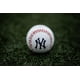 thumbnail image 4 of Pelota de Béisbol Rawlings MLB con Logo de Texas Rangers Blanca, 4 of 7