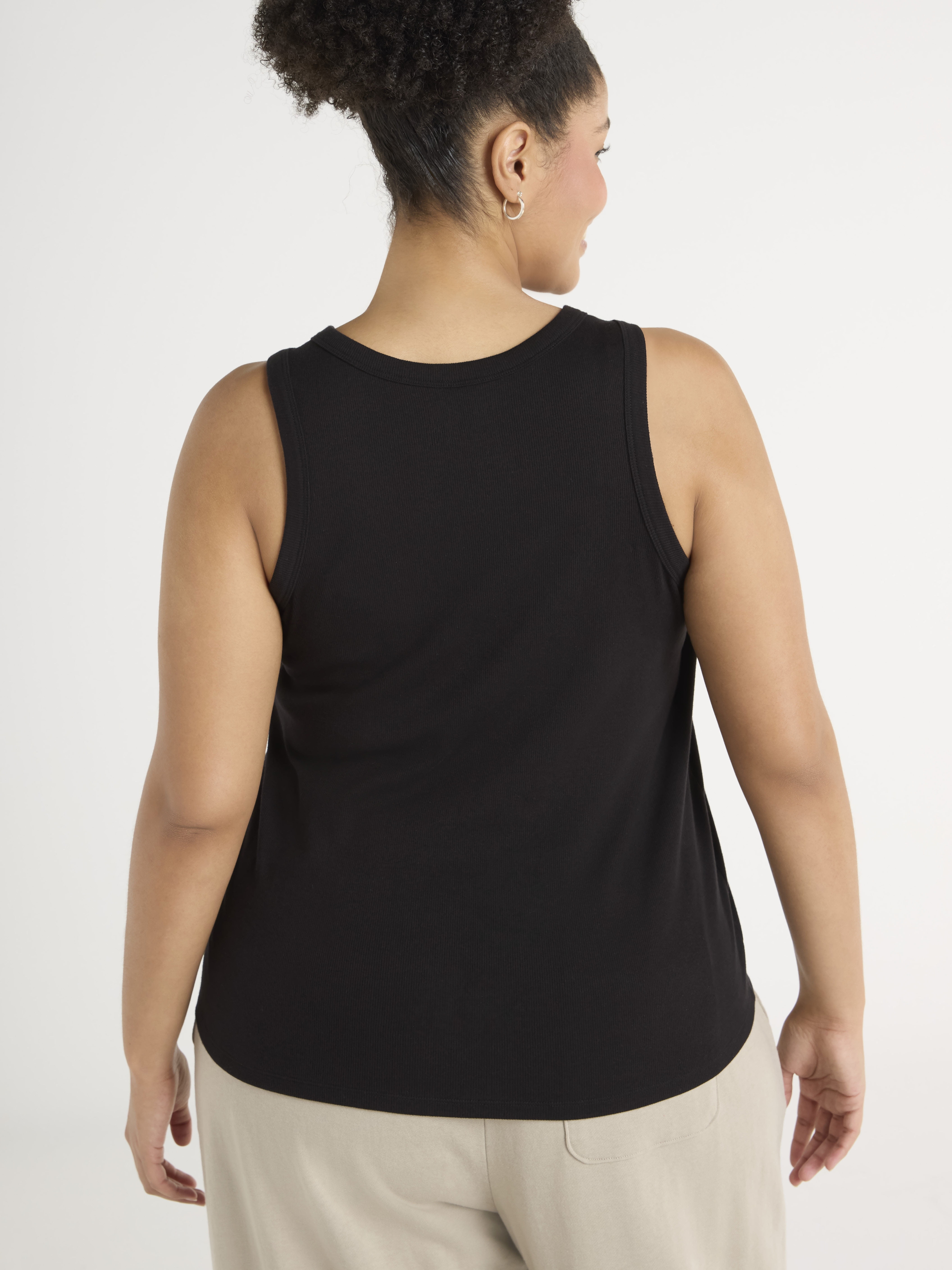 Terra & Sky Women's Plus Size Scoop Neck Ribbed Tank Top
