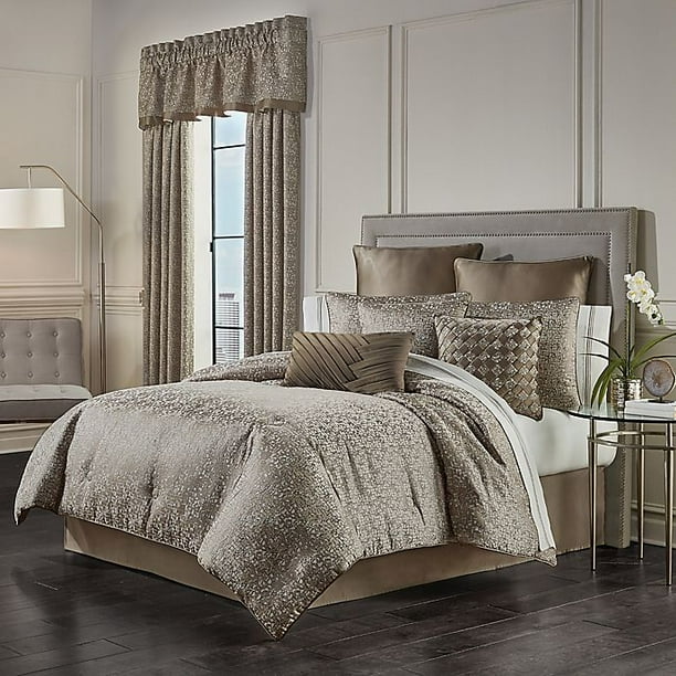 J. Queen New York Cracked Ice 4Piece Queen Comforter Set in Taupe