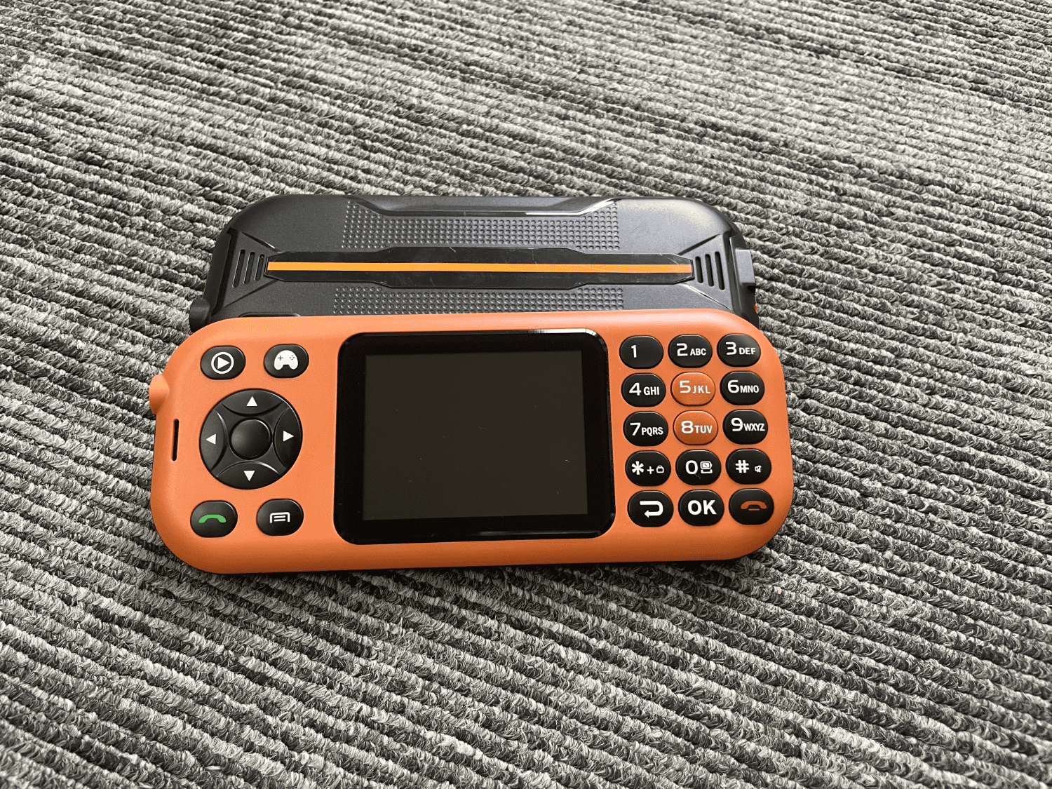 Game Phone Built-in 201 Classic Games 2.8 inch 2G GSM Dual SIM Button Mobile Phone Classic Handheld Game Player for Travel/Backup (Orange)