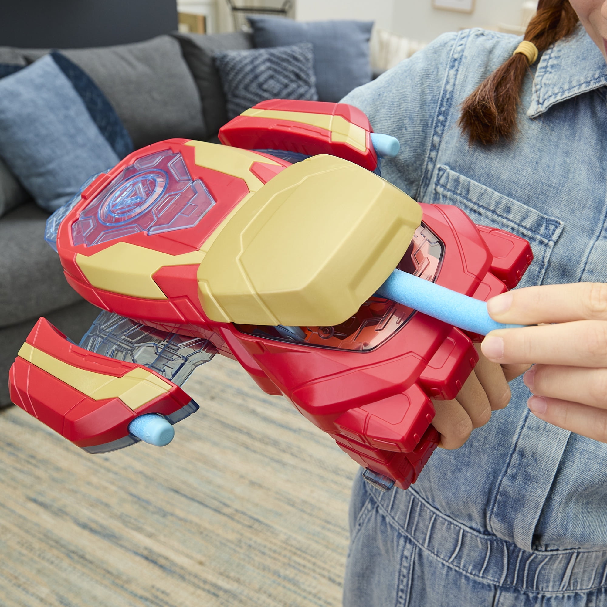 Marvel Avengers Iron Man Arc Blaster Roleplay Toy with 3 NERF Darts, Ages 5+