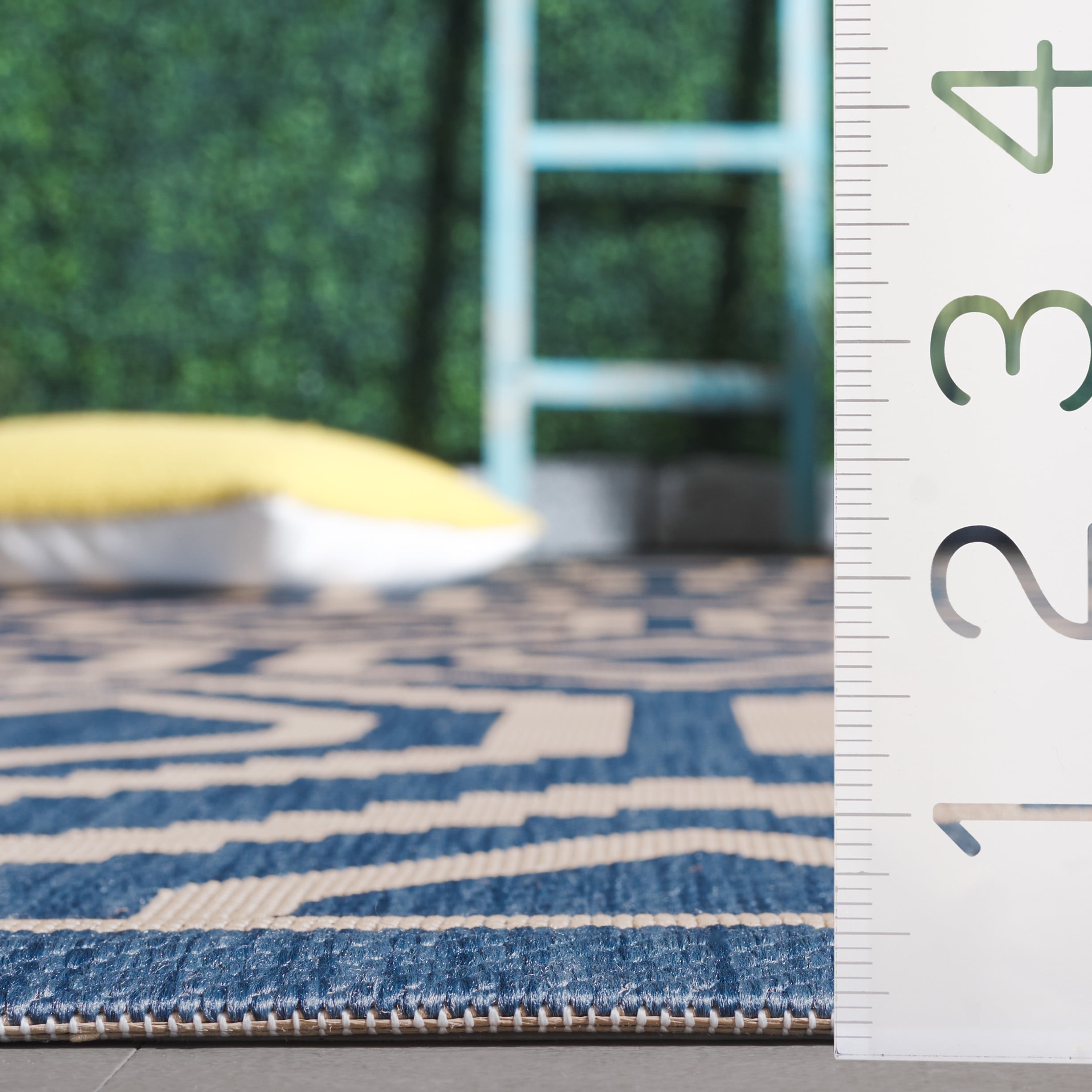 Safavieh Courtyard Amelia Geometric Indoor/Outdoor Area Rug, Blue/Beige, 6'7" x 6'7" Round