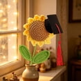 thumbnail image 1 of Ramo de Girasol Tejido a Mano para Graduación con Cara Sonriente y Mini Birrete, Flor Artificial Reutilizable para Fiesta de Graduación, Decoración de Aula, Regalo para Estudiantes, 1 of 6