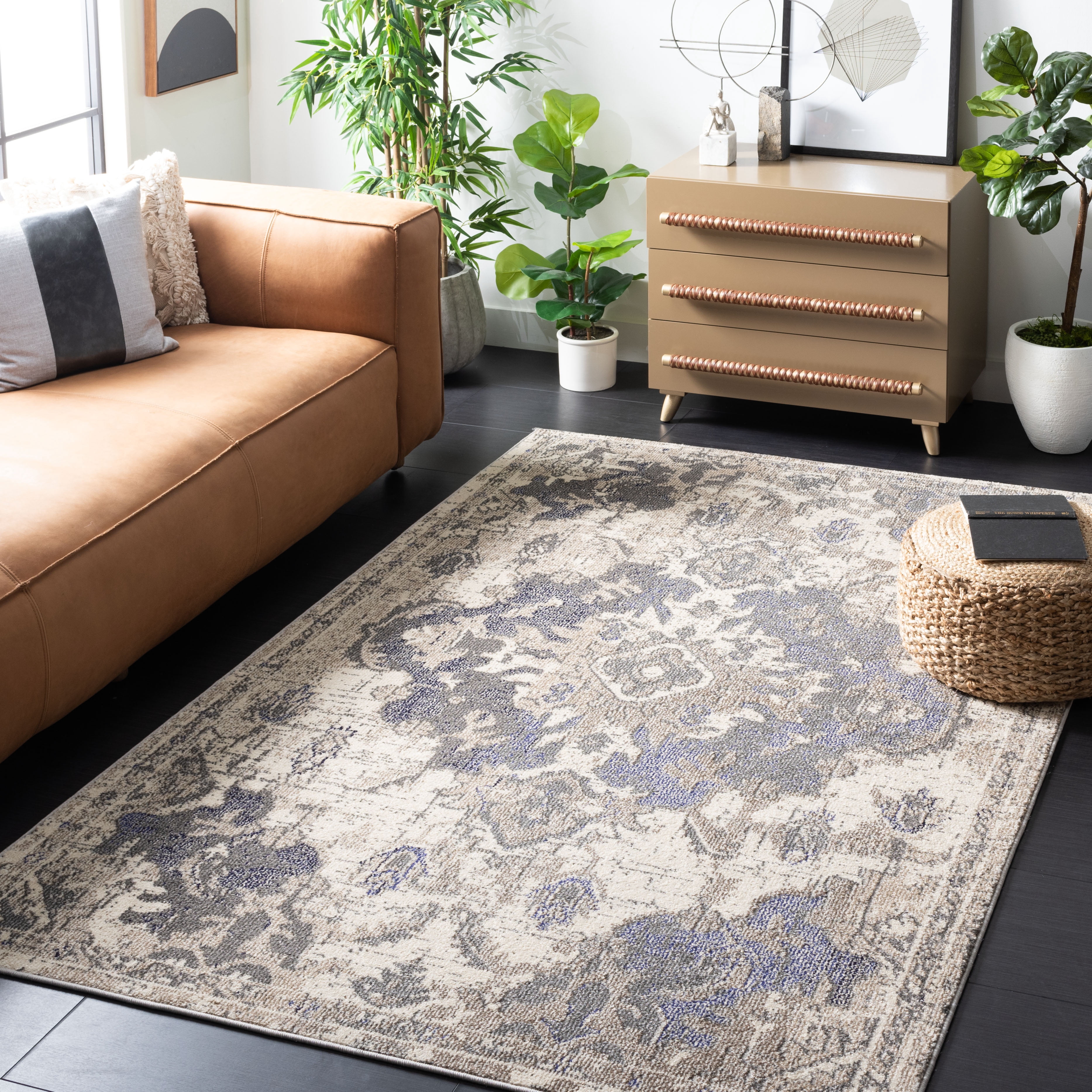 SAFAVIEH Madison Elinor Traditional Distressed Area Rug, Beige/Purple, 5'3" x 7'6"