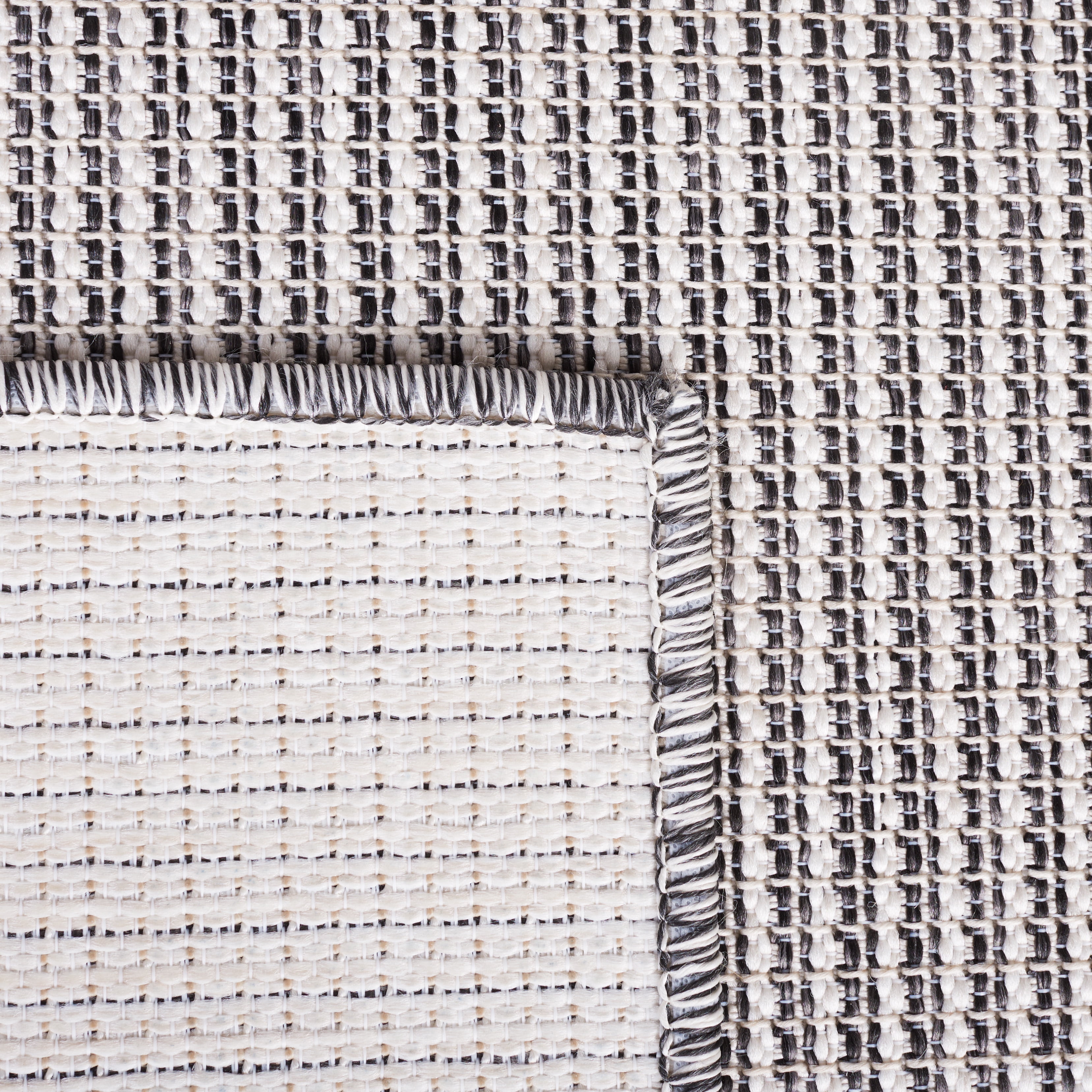 SAFAVIEH Martha Stewart Hampton Solid Indoor/Outdoor Area Rug, Beige/Black, 4' x 6'