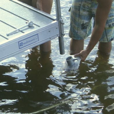 Plaque de fond de quai Multinautic