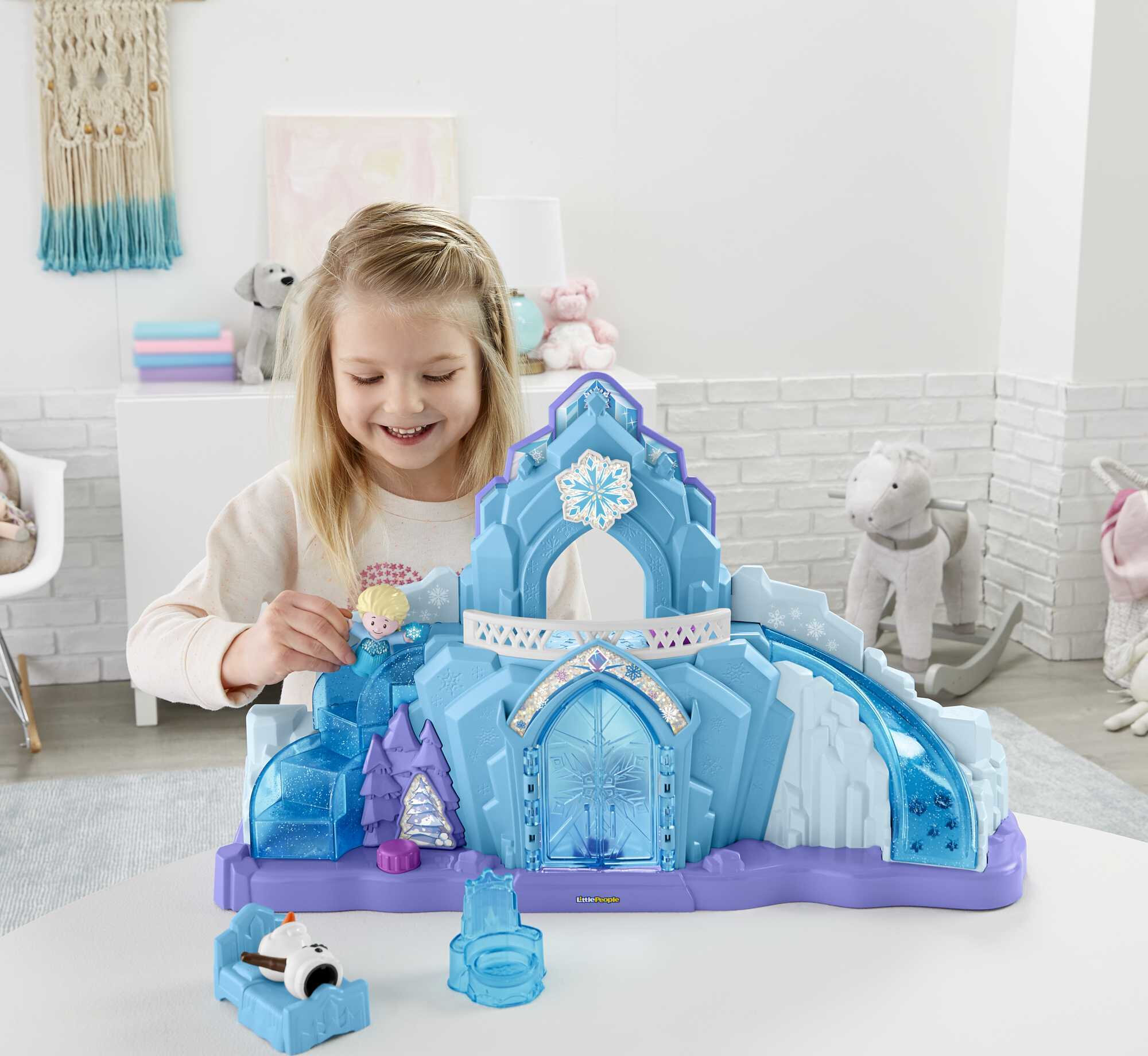 Disney Frozen Elsa’s Ice Palace Little People Toddler Musical Playset with Elsa & Olaf Figures - image 3 of 7