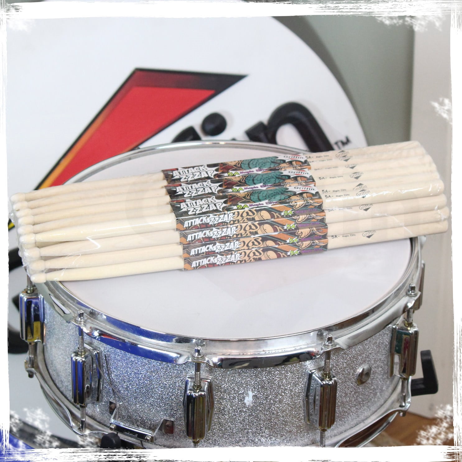 12 Pairs of Select Elite Maple Wood Drum Sticks by Griffin Attack Zzzap - Size 5A Balanced, Level and Straight - Drummers Percussion Classic Pure Grit Uncoated, Raw Wood Drumming Sticks