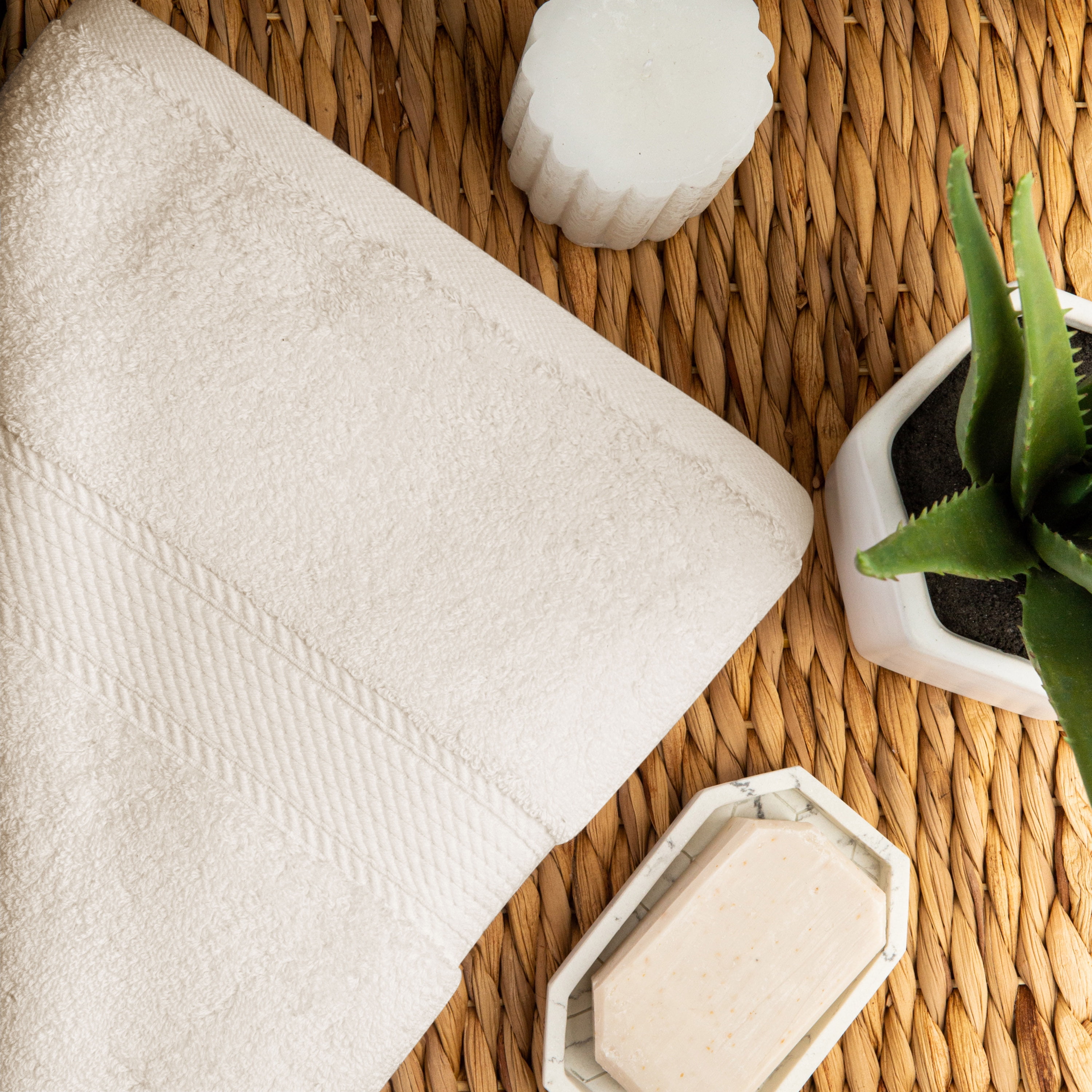 Premium Egyptian Cotton Highly Absorbent Assorted 6-Piece Plush Towel Set - 30" x 55", 20" x 30", 13" x 13"