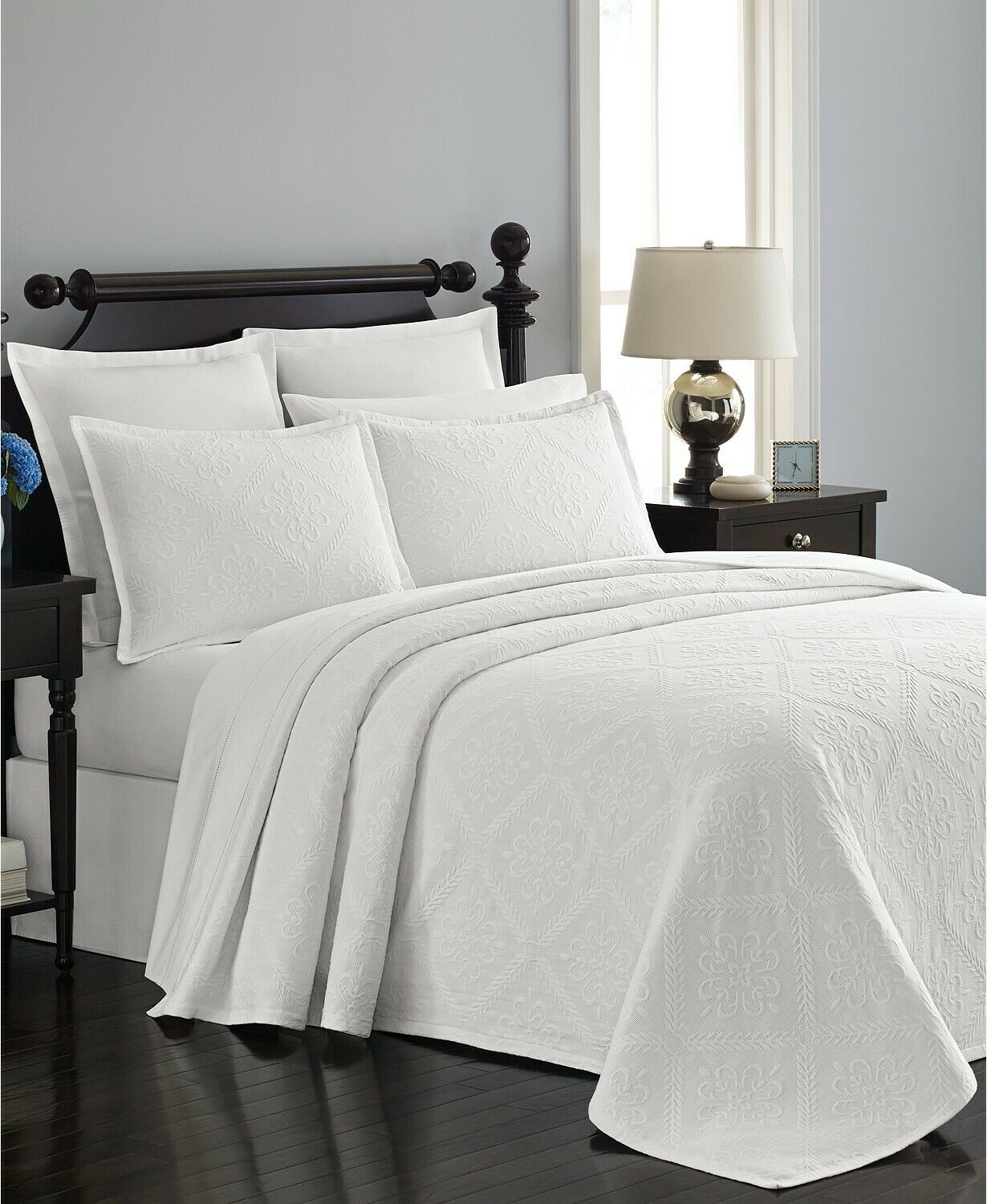 Martha Stewart 100 Cotton Castle Matelassé Floor Length Bedspread FULL
