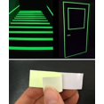 thumbnail image 4 of Cinta que brilla en la oscuridad de 9.8 pies x 1 pulgada, cinta fluorescente, pegatinas impermeables no tóxicas de calidad premium para escaleras, paredes, escalones y señal de salida, 4 of 5