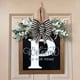thumbnail image 5 of Corona personalizada con apellido | Letrero colgante para la puerta principal | Decoración de madera con monograma para la entrada de la casa durante todo el año, 5 of 9