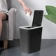 thumbnail image 3 of Almacenamiento y organización de oficina, bote de basura para baño con tapa, bote de basura con tapa a presión, cesto de basura de plástico con tapa emergente para inodoro, oficina, dormitorio, sala d, 3 of 5