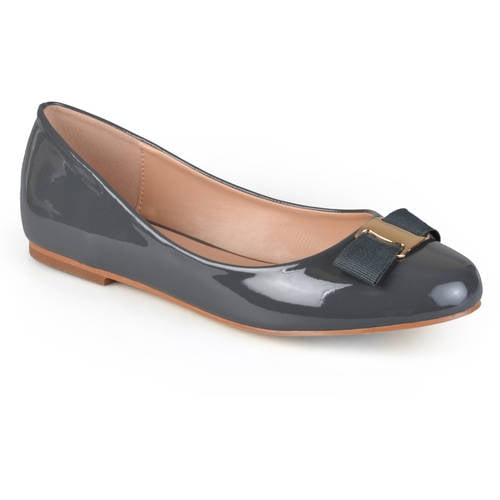 round toe leather flats