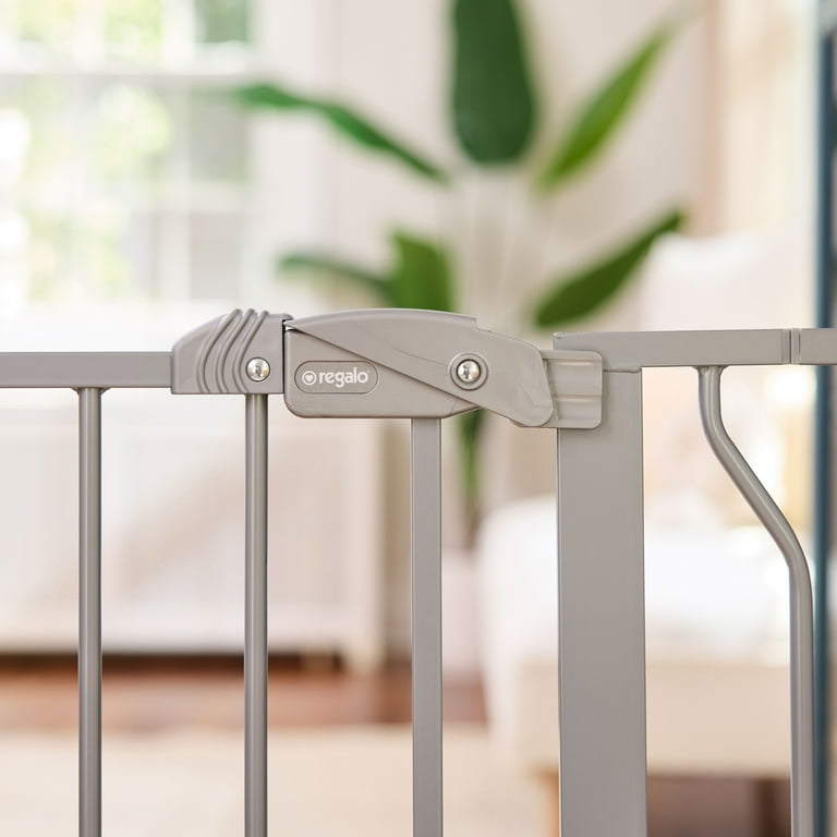 Regalo Easy Step - Puerta Para Bebé Extra Alta Con Acceso, Kit Adicional, Incluye Kit De Extensión De 4 Pulgadas, Kit De Montaje A Presión, Ventosas Para Pared, Negro, 4 Unidades