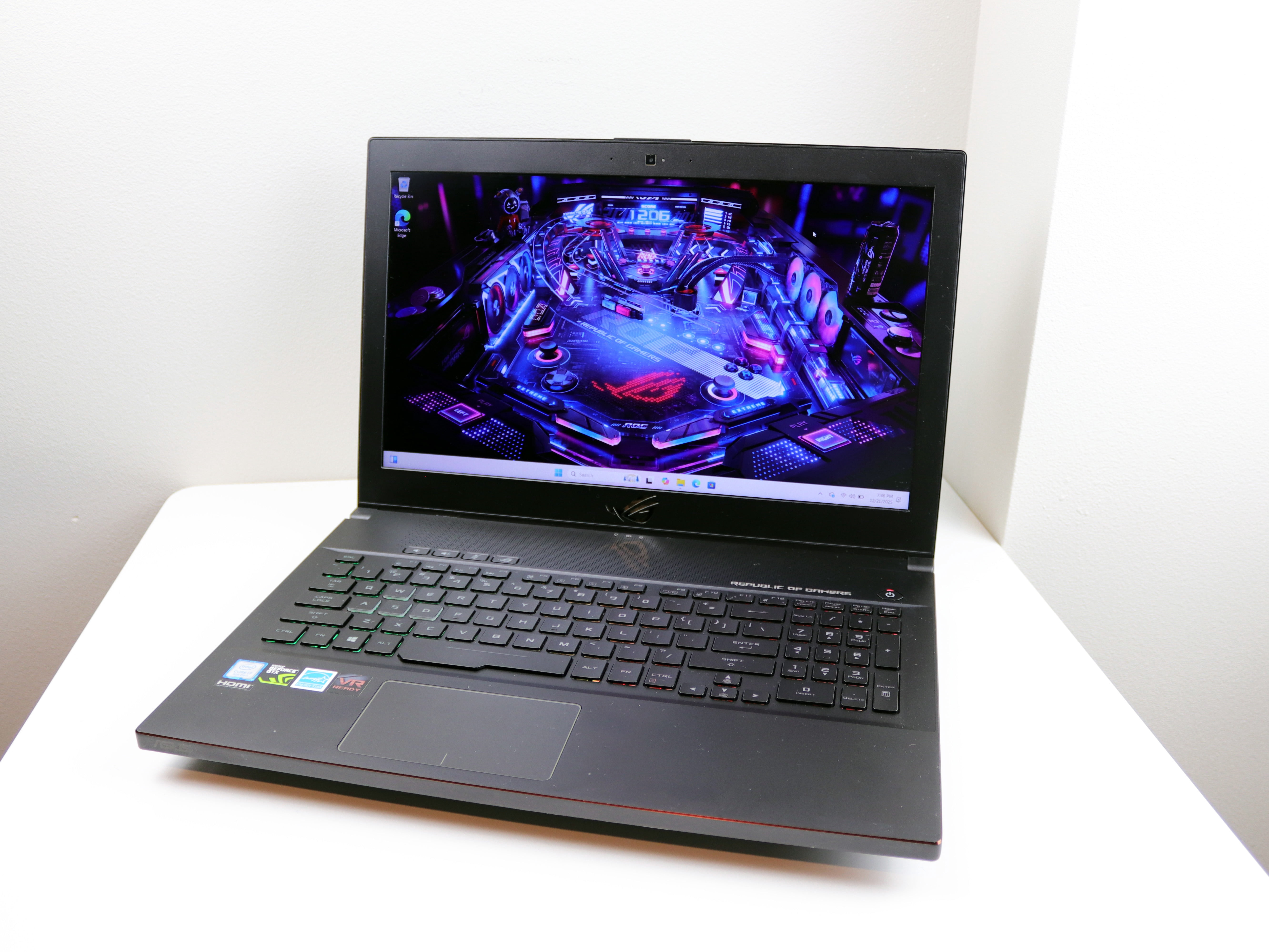 ASUS ZEPHYRUS GM501G 15.6" Laptop i7-8750H 16GB RAM 512GB SSD NVIDIA GTX 1070 Windows 11 Pro