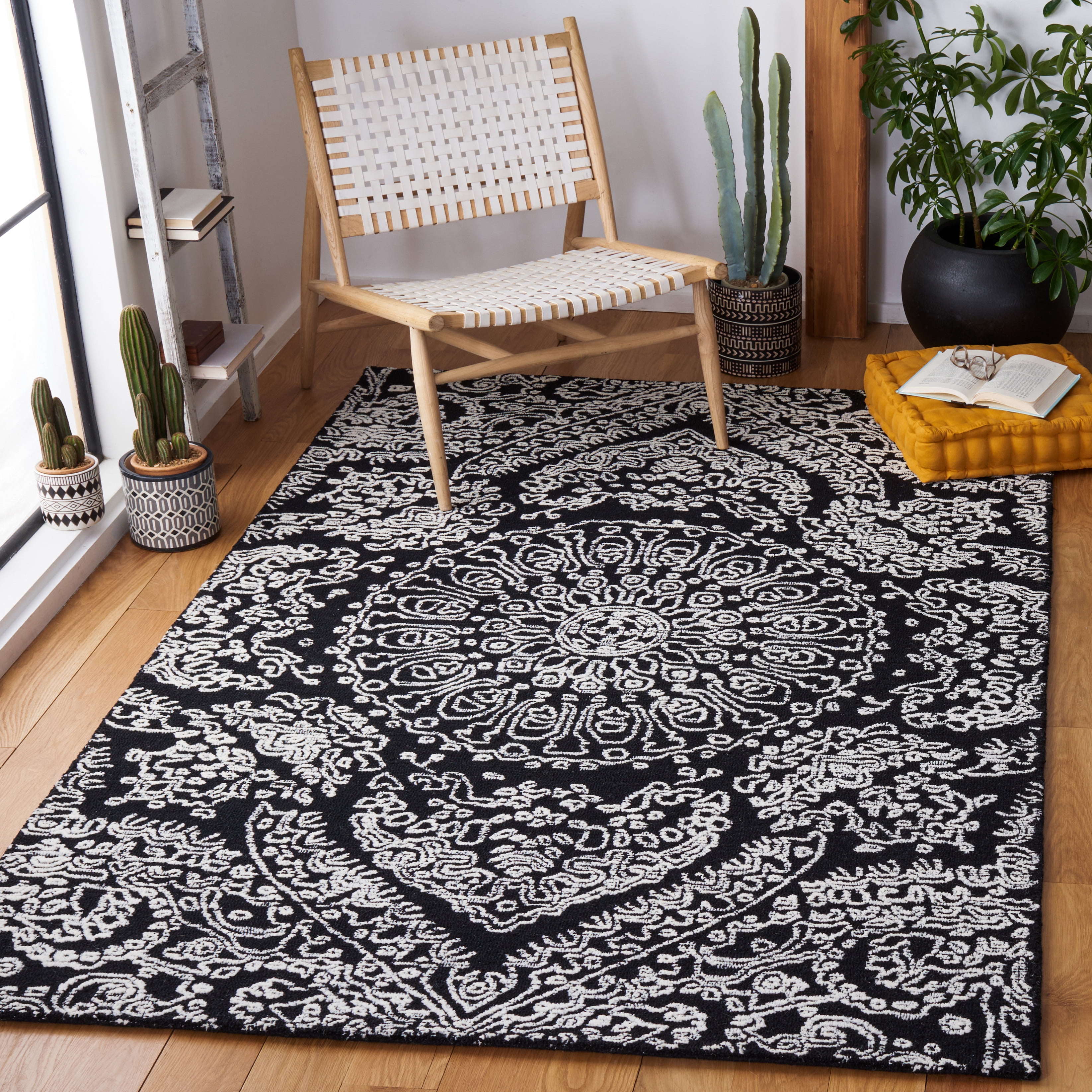SAFAVIEH Metro Alaois Medallion Area Rug, Black/Ivory, 6' x 6' Square