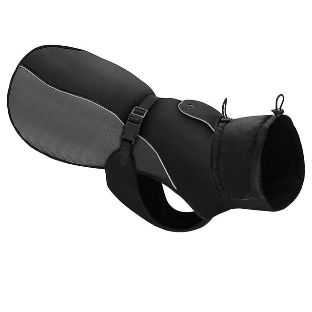 chaqueta de invierno para mascotas yongsheng abrigo cálido para perros grandes ropa reflectante ajustable xl-6xl chaqueta negra en vista 3/4, forro interior acolchado 100% algodón, hebilla ajustable en el pecho, paneles reflectantes laterales y cordón elástico en el cuello; a menudo usada para paseos en clima frío por perros medianos y grandes.