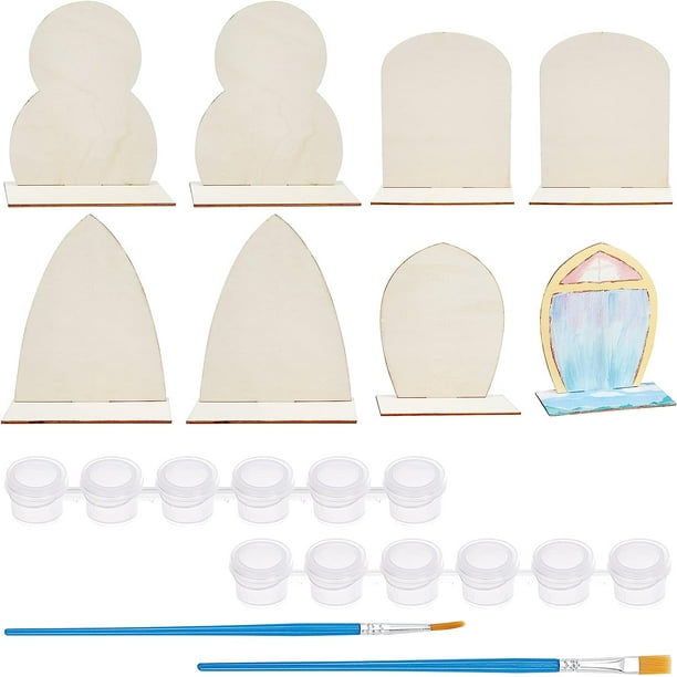 Kit de pintura DIY: 8 moldes de madera, 2 botes de plástico, 6 mini vasos de pintura vacíos con tapa y 2 pinceles de plástico.
