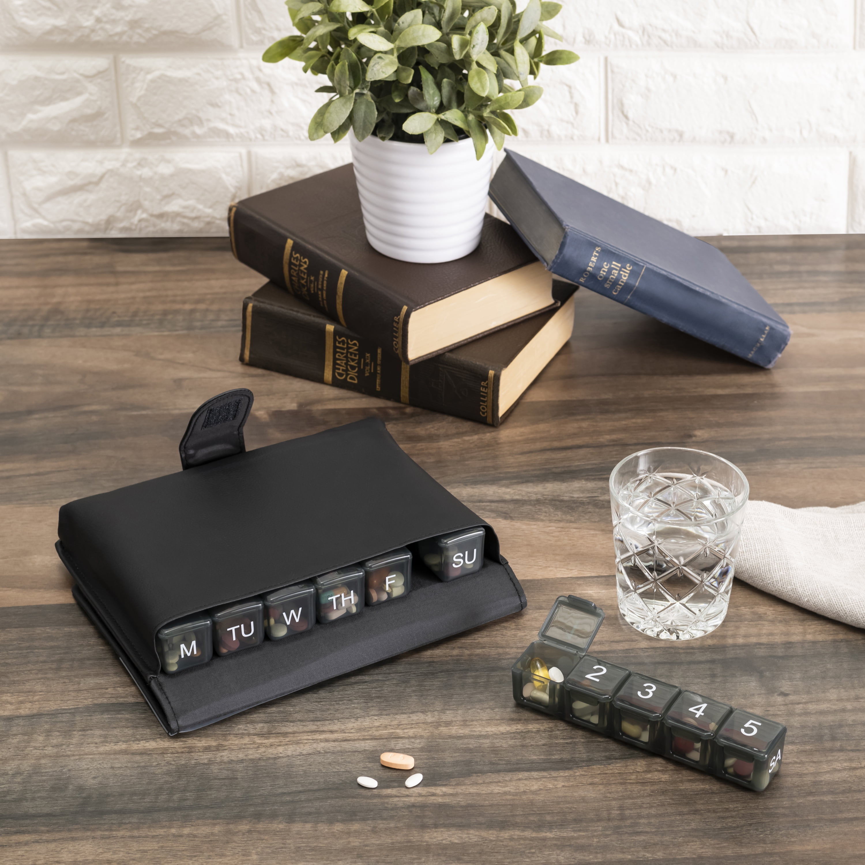 e-Pill 5 Times a Day x 7 Day Large Weekly Pill Organizer - with Discreet Case