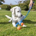 thumbnail image 4 of Juguete para perros Chuckit! El lanzador doble Duo 22M con 2 pelotas de tenis, 4 of 7