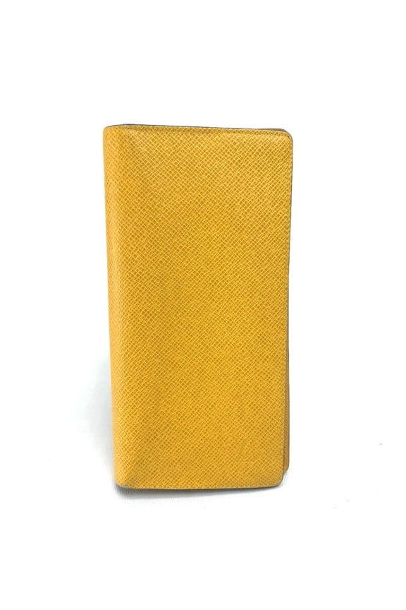 Pre-Owned LOUIS VUITTON M42087 Taiga Portefeuille Brazza Long Wallet in Leather,... (Fair)