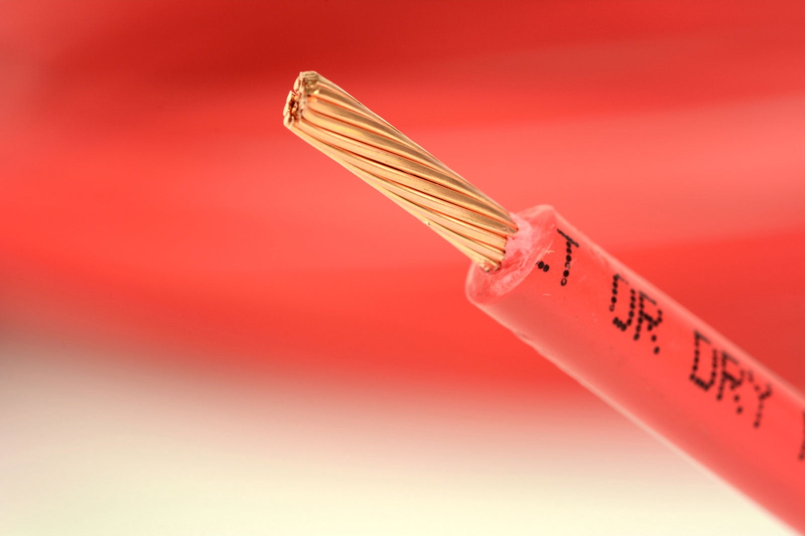 TEMCo 10 AWG PV Solar Panel Wire 500 Ft Red Power Cable UL 4703 Copper MADE IN USA
