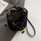 thumbnail image 4 of Bolso Mano Tipo Cubo para Mujer Hobo Gamuza Con Cordón Viajes, 4 of 9
