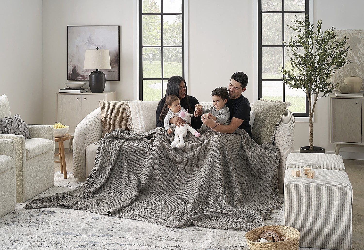 Mina Victory Lifestyle Woven Chenille Oversized Indoor Throw Blanket 70" x 103" Gray