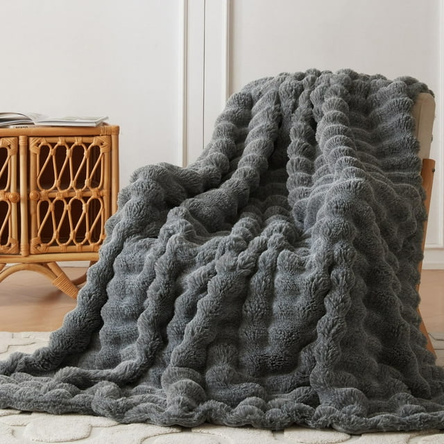 Manta COOVA de Pelo Sintético con Diseño Burbuja 152x203 cm Gris Claro
