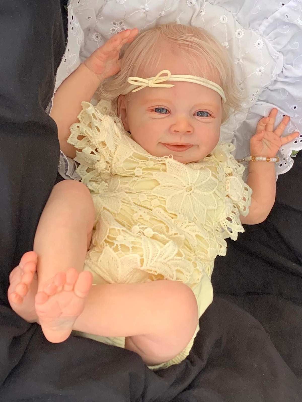 Realistic Reborn Baby Dolls, 18 inch Real Baby Feeling Realistic-Newborn Dolls Adorable Smiling Real Life Baby Dolls with Gift Box for Kids Age 3+