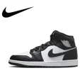 thumbnail image 1 of Zapatillas de baloncesto clásicas Air 1 Retro Mid "Light Smoke Grey" para hombre y mujer, recién llegadas, 1 of 4