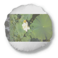 thumbnail image 1 of Coussin Rond Art Déco Lotus Blanc Décoration Maison, 1 of 3