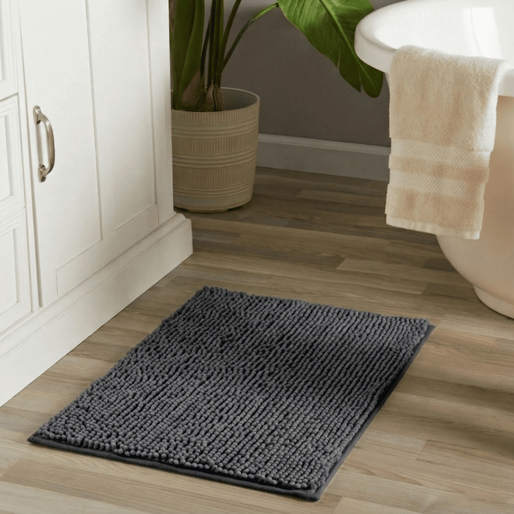 Wozola Chenille Bathroom Rug, Dark Gray Ultra Soft Absorbent Bath Mat, Non-Slip Machine Washable Shower Floor Rug for Bathroom, Tub & Entryway, 20"x32"