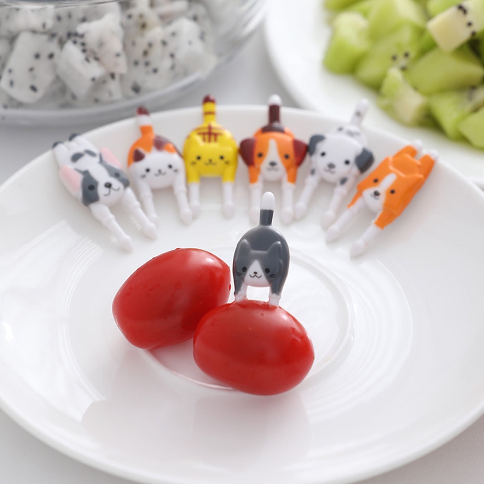 XM Culture 7 Pcs Animal Fruit Picks Multi-purpose Safe Plastic Animal Fruit  Food Picks Bento Box Picks for Kids 