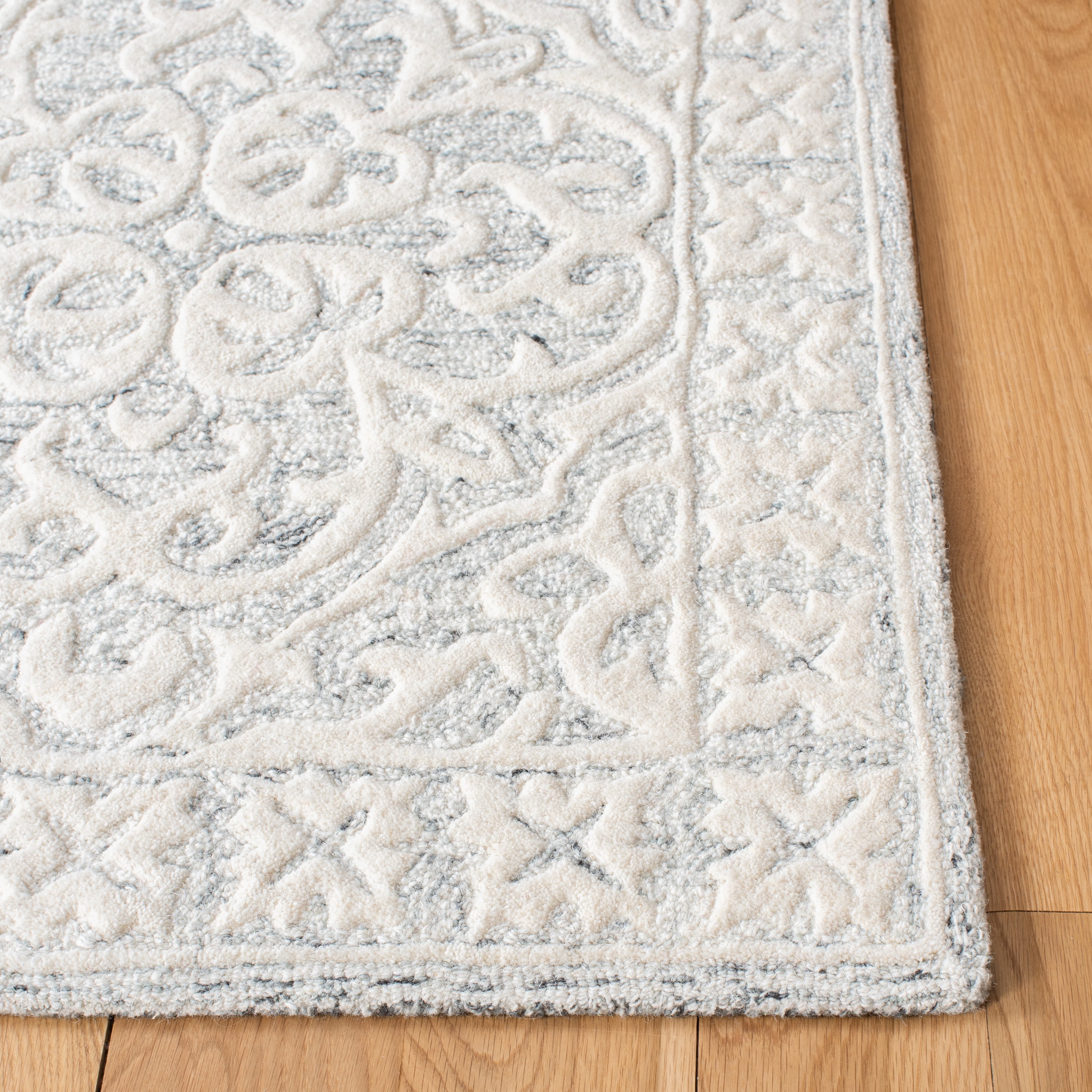Safavieh Metro Joshua Medallion Area Rug, Silver/Ivory, 5' x 8'