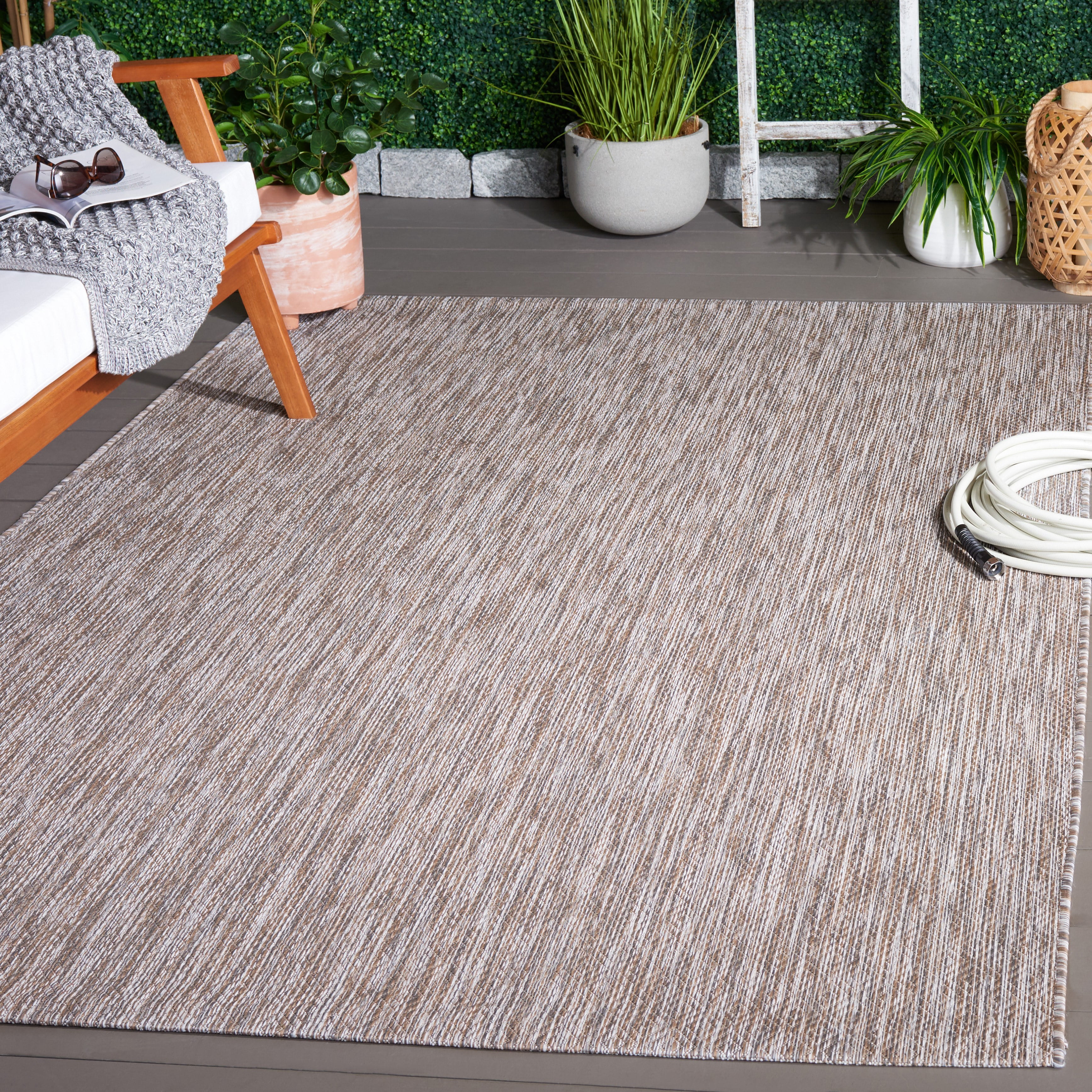 Safavieh Courtyard Mitre Geometric Indoor/Outdoor Area Rug, Ivory/Beige Gray, 5'3" x 7'7"
