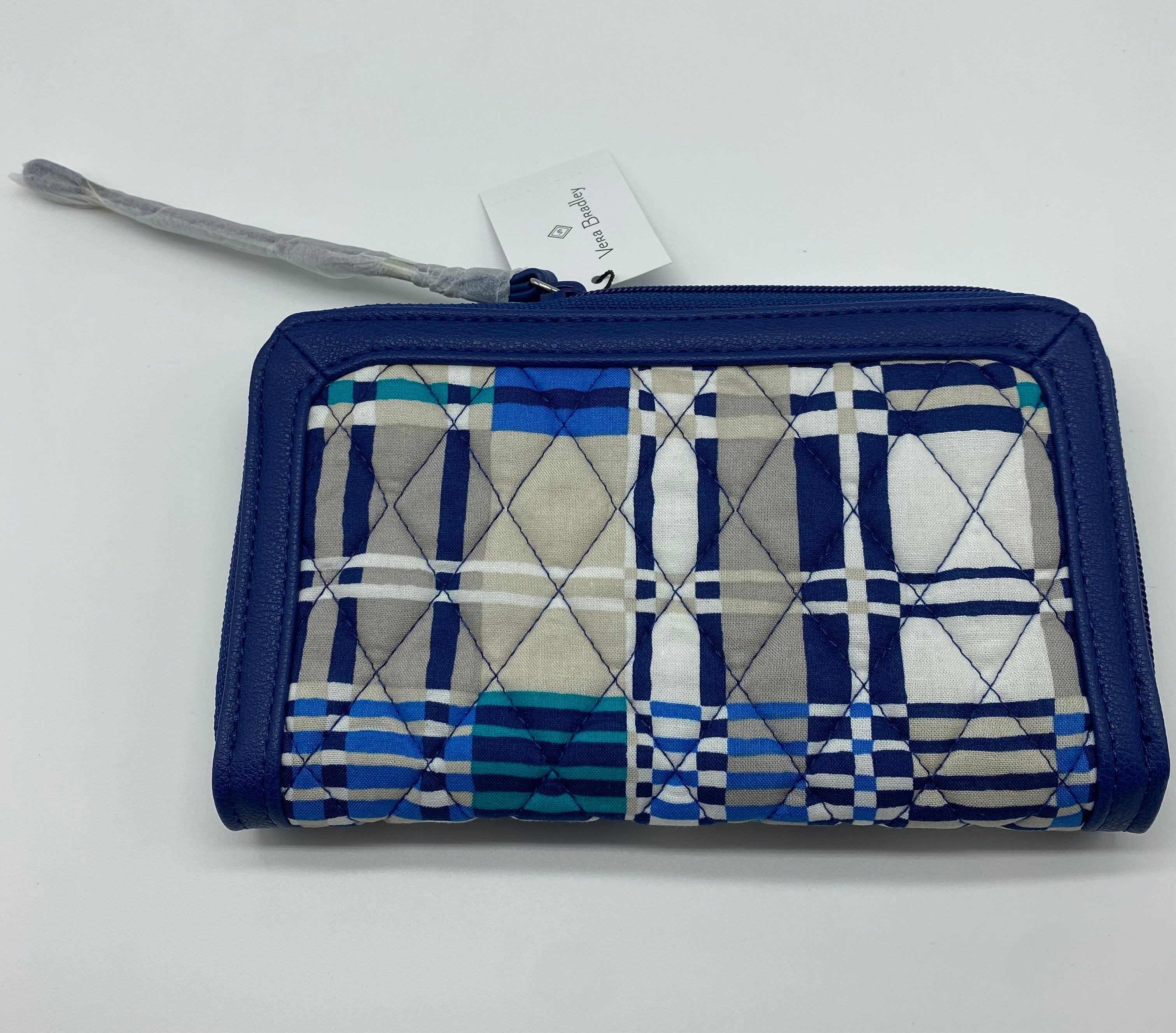 Vera bradley hotsell ultimate wristlet