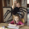 thumbnail image 4 of Araña gigante para decoración de Halloween, accesorios de felpa escalofriante para interiores y exteriores, suministros de truco de broma De Araneid grande, 4 of 4