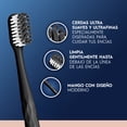 thumbnail image 2 of Cepillo de Dientes Oral-B Iconic Sensitive Cerdas Ultra Suaves 1 pza, 2 of 5