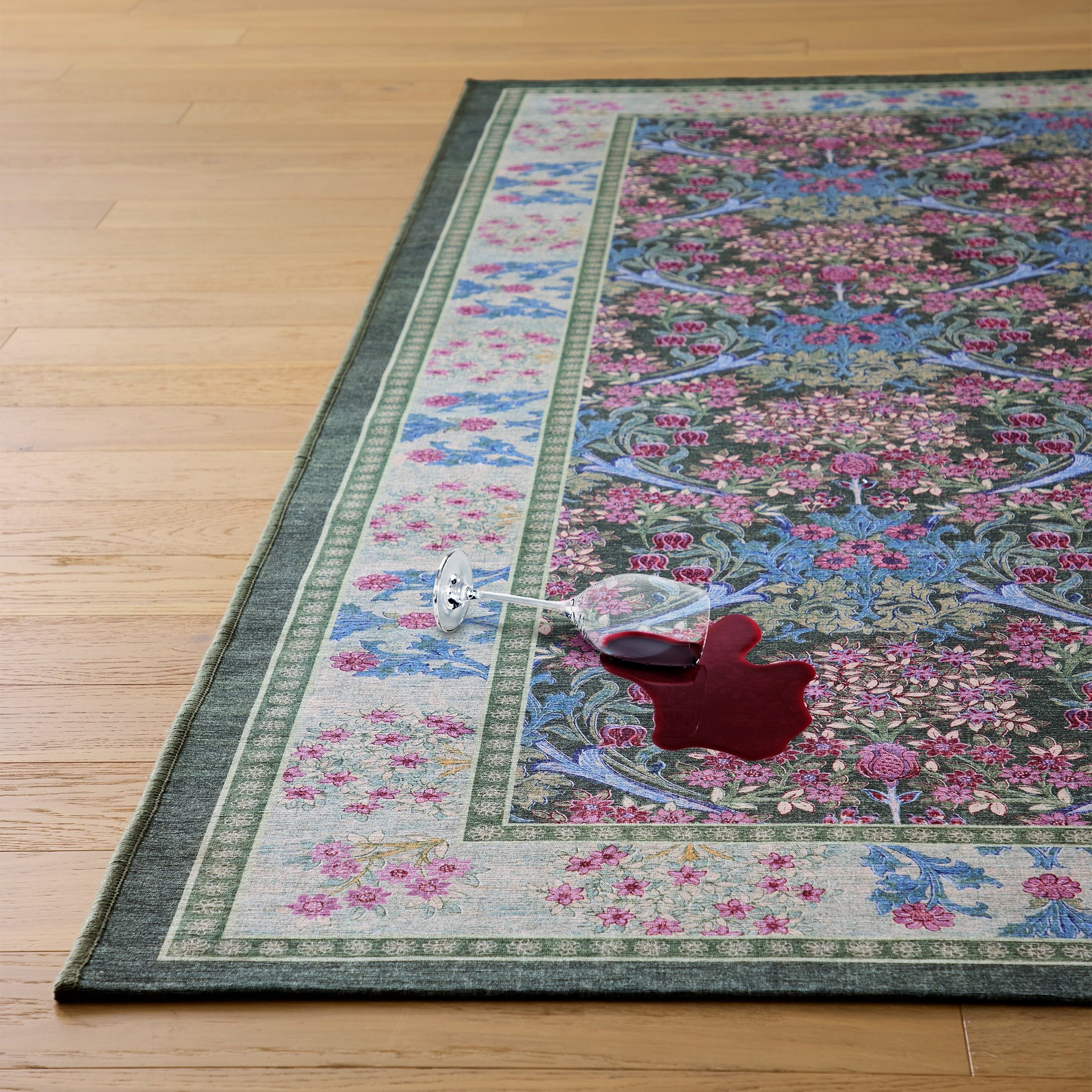 Better Homes & Gardens Hannah Flowing Floral Green 24 in x 36 in Accent Rug