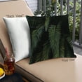 thumbnail image 1 of Ahgly Company Color Focus Green Coussin Décoratif d'Extérieur, 18 Po X 18 Po, 1 of 6