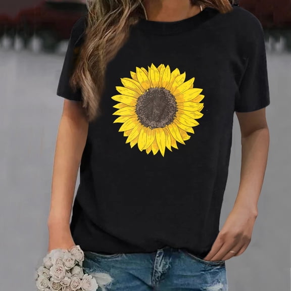 Xuyuer Women's Floral T-Shirts Graphic Loose Tees Sunflower Graphic Summer Short Sleeve Boho Casual Tops Women Cute Sunflower Graphic Tee Shirts Summer Vintage Short Sleeve Holiday T Shirt