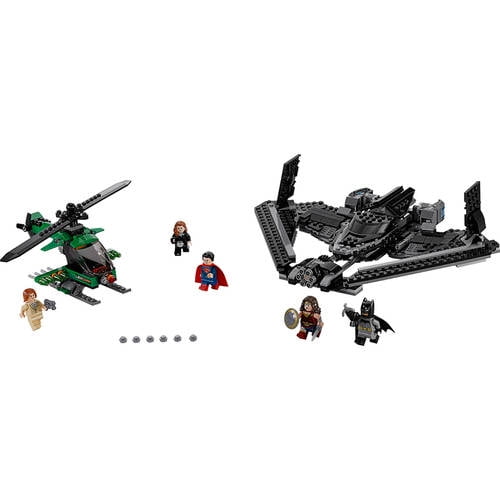A LEGO Super Heroes Heroes of Justice: Sky High Battle 76046