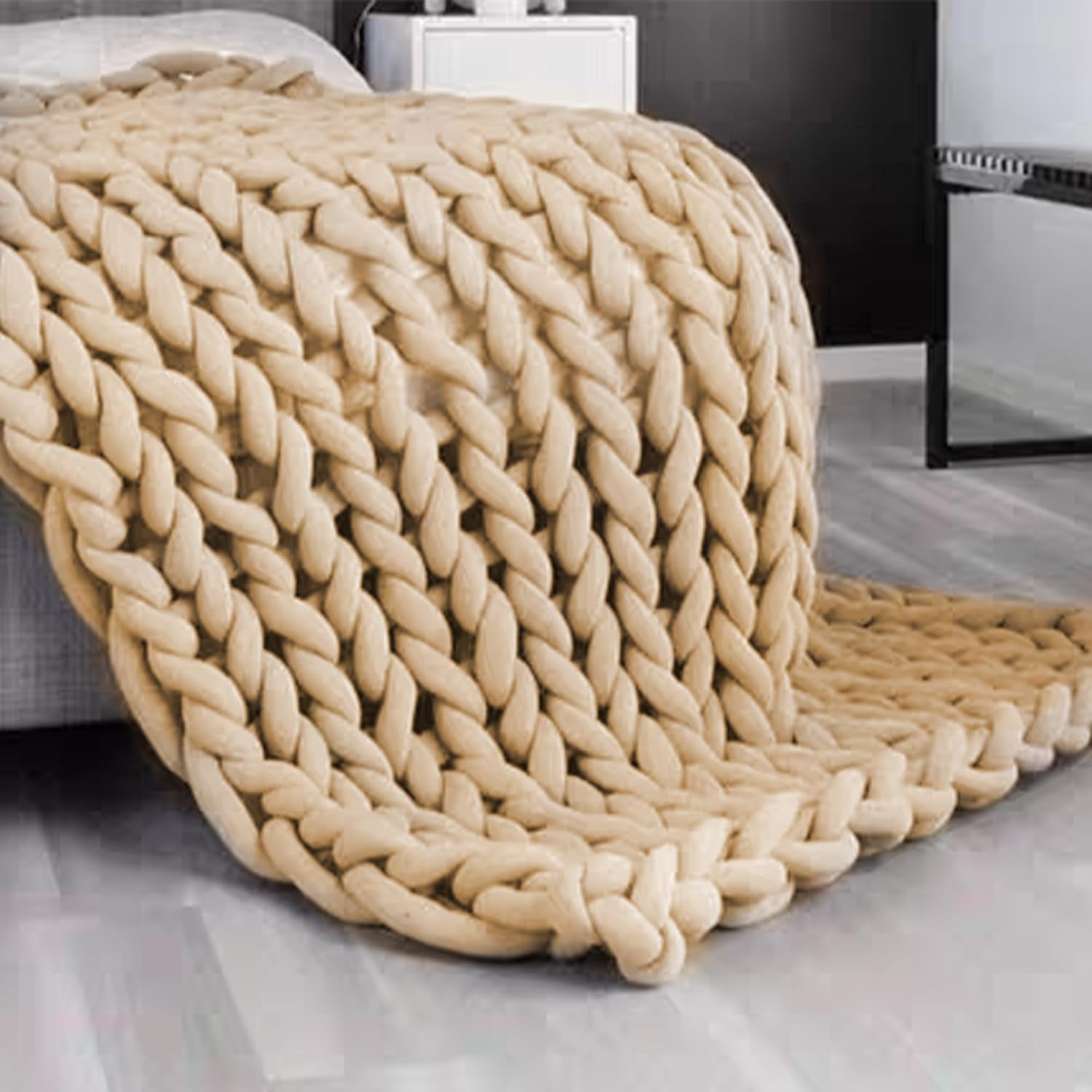 Hand Knitting Chunky Blanket Yarn : Big Twist Yarn for Arm Knitting,Soft Cozy Giant Yarn,Super Chunky Yarn for Knitting Blankets, Doormats, Pet Houses, Cushions and Rugs,26Yards,1.1 lbs (Beige)