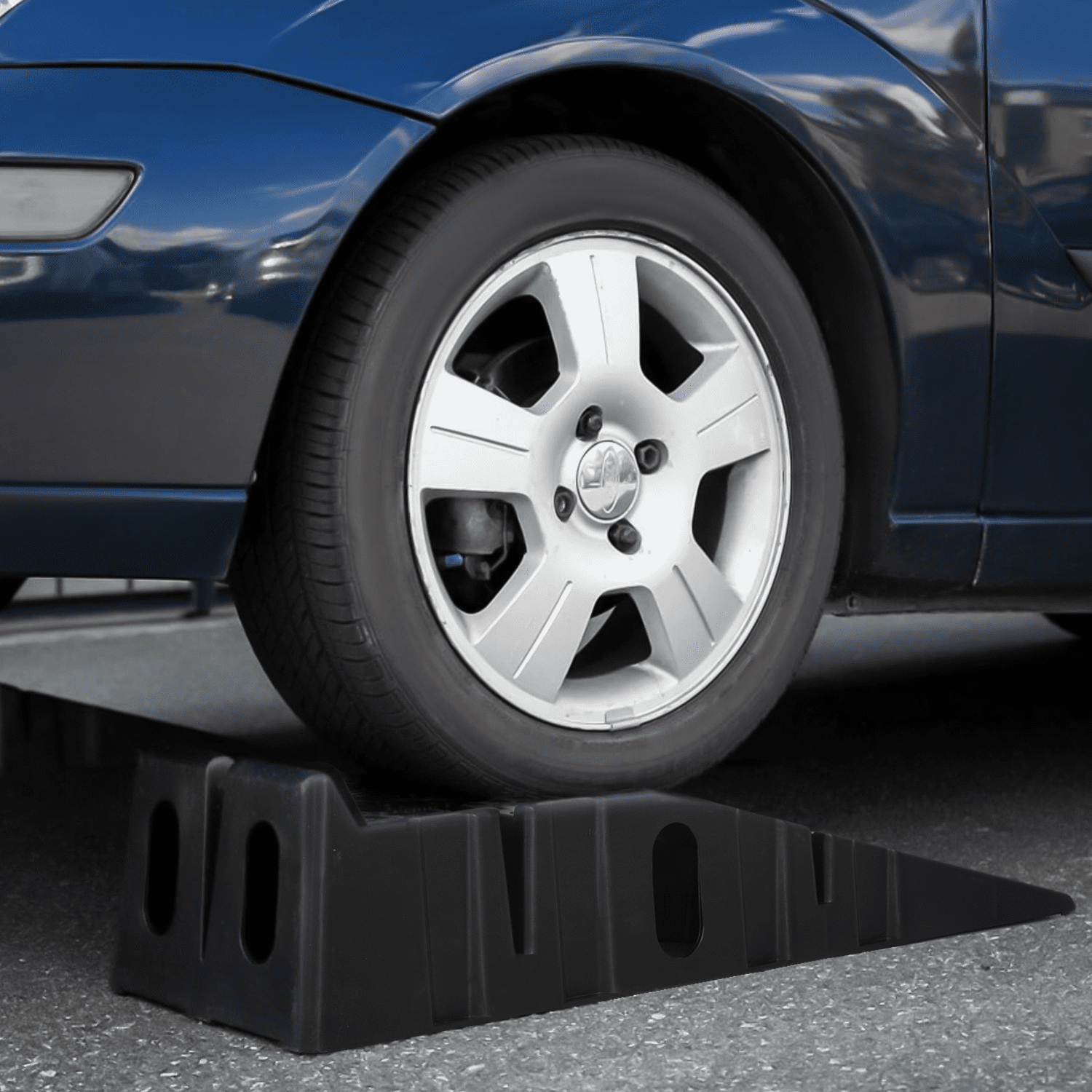 M-AUTO Heavy Duty Car Maintenance Ramp, 2PCS Plastic Incline Ramps With an Anti-Slip design, for Automobile Maintenance And Uphill Use