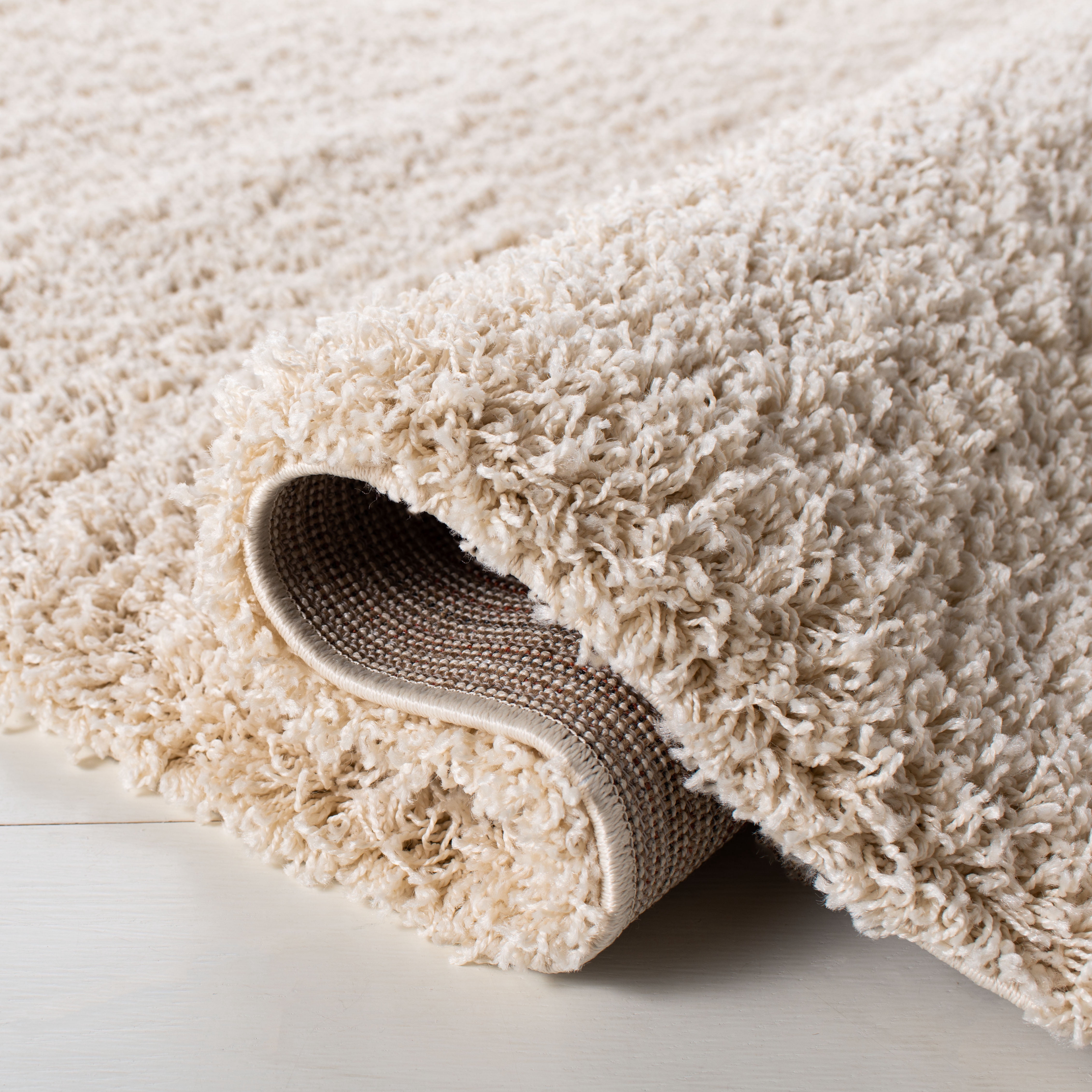 Safavieh Laguna Neven Solid Shag Area Rug, Beige, 4' x 4' Square